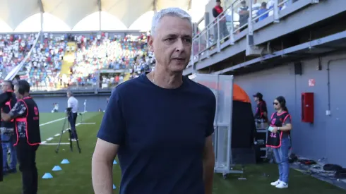 Tiago Nunes fue expulsado en el triunfo de U. Católica