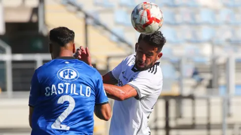 Huachipato y Colo Colo juegan al mediodía
