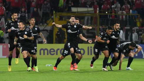 Deportes Iquique superó a Independiente Santa Fe en los penales.