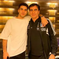 “Fue siempre un desastre”: la feroz crítica de hijo de Gustavo Quinteros a jugador de Colo Colo