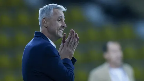 Tiago Nunes quedó en la cuerda floja en la Católica