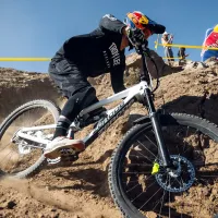 Pedro Burns sobresale en Deache Series y enfila hacia el Panamericano de descenso