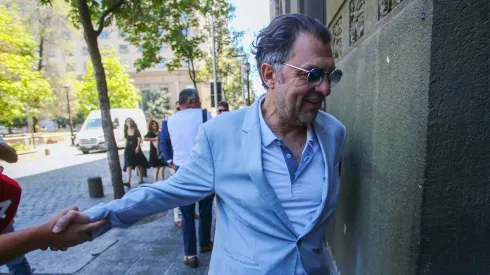 Aníbal Mosa toma postura sobre su futuro en Colo Colo tras la agresión que recibió en una reunión de directorio.