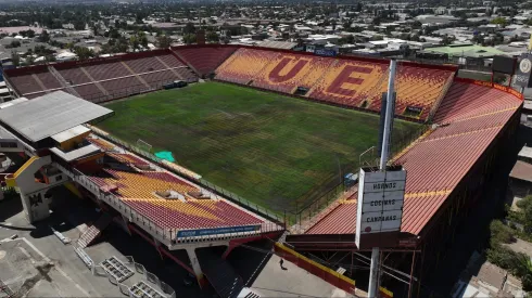 El estado de la cancha del Santa Laura