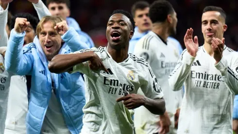 Vinicius Junior celebra la victoria del Real Madrid ante el Atlético de Madrid.