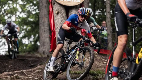 Martín Vidaurre deslumbra en importante competencia disputada en Chile.