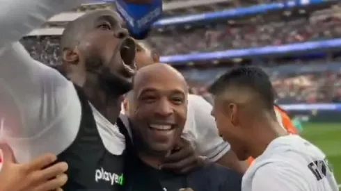 Cecilio Waterman marcó el gol con el que Panamá eliminó a Estados Unidos y lo celebró junto a Thierry Henry, su ídolo.