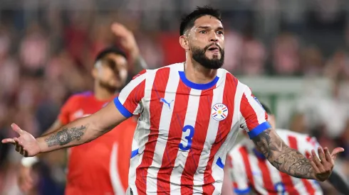 Omar Alderete, zaguero del Getafe español, marcó el 1-0 de Paraguay ante la Roja.