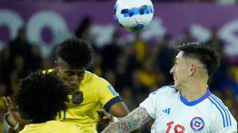 Chile y Ecuador jugarán un duelo que califican "hostil" en la visita