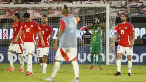 Un cuestionado jugador de la selección chilena rompe el silencio en medio de las críticas.