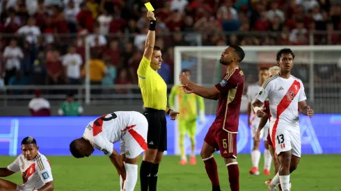 Cristián Garay es criticado en Perú.