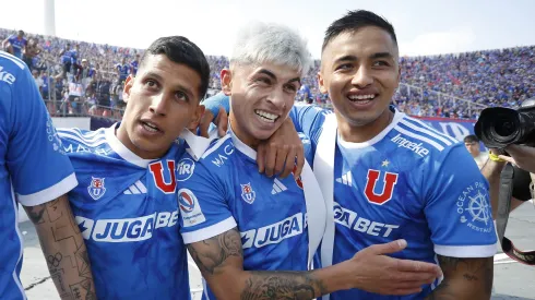 Israel Poblete, Maxi Guerrero y Nicolás Guerra celebran en la U de Chile.