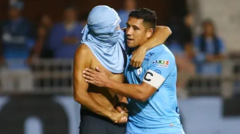 Hans Salinas fue uno de los que dio cara a los hinchas en la invasión que suspendió el duelo ante Unión Española.