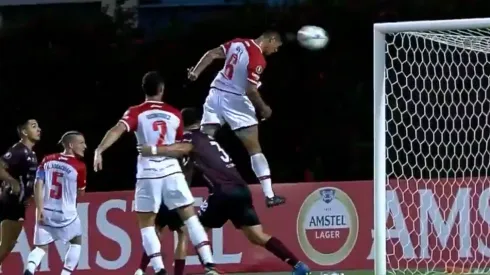 Estudiantes de La Plata abrió el Grupo A con una victoria como visitante.