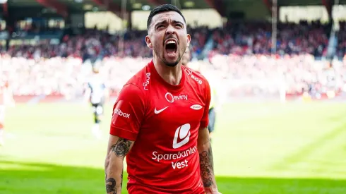 Niklas Castro no para de romper redes en Europa y Ricardo Gareca ni lo mira.