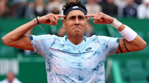 Alejandro Tabilo celebra su victoria ante Wawrinka.