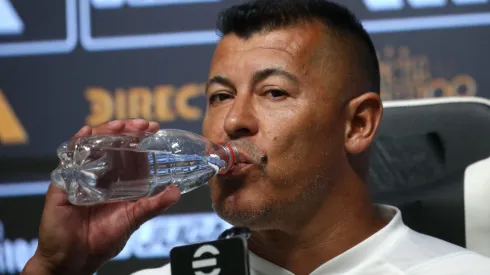 Almirón provocó un tenso momento con su escueta respuesta