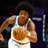 Brutal caída paralizó a la NBA y puso a rezar hasta a los rivales: Una falta que pudo ser fatal