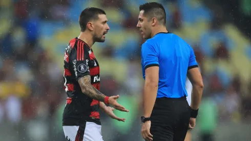 Cristián Garay fue criticado en todo Flamengo.