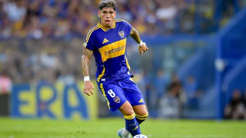 Prensa argentina se rinde ante el jugador chileno.