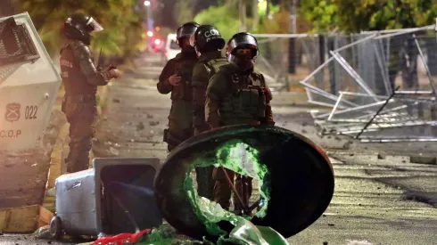 Las avalanchas causaron la muerte de dos hinchas en el Monumental.