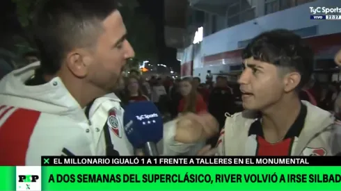 Dos hinchas de River Plate se encararon con todo por el momento de Marcelo Gallardo.