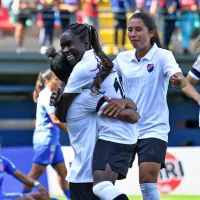 Colo Colo celebra su centenario con goleada de la femenina a domicilio ante la U en el Superclásico