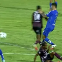 Rivarola explota contra el árbitro por el penal que puso en ventaja a Carabobo ante U de Chile en la Libertadores: “Es la típica jugada que…”