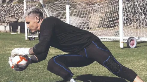 Cristóbal Campos muestra los avances tras su accidente y gracias a la prótesis con la que volvió a hacer trabajos en cancha.