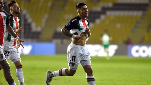 Jonathan Benítez le marcó un gol clave a Cruzeiro.