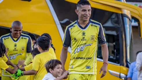 De la mano de los ex albos celebran los canarios.