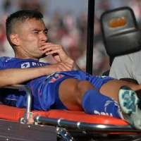 Vuelve la calma: la señal que dio Charles Aránguiz tras salir con molestias en U. de Chile