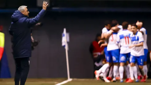 La UC de Tiago Nunes viene de golear a Everton.