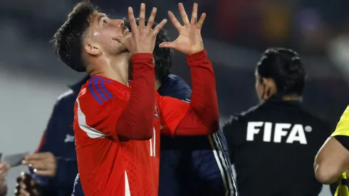 Felipe Loyola en acción con la Roja, donde se ganó un lugar indiscutido en las citaciones.