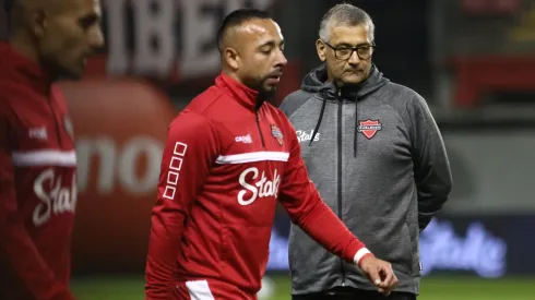 Ronald Fuentes y Bernardo Cerezo tuvieron un partido en el que pasó casi de todo.