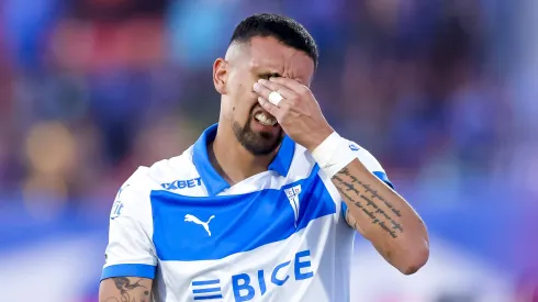 Ampuero es titular en U. Católica.