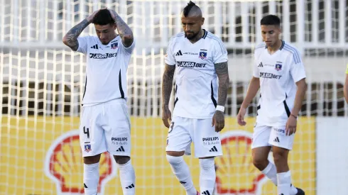 Colo Colo va de papelón en papelón.