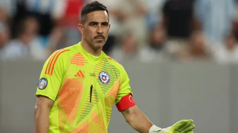 Claudio Bravo habló sobre el mejor jugador de la historia de Chile