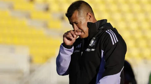Jorge Almirón parece estar sentenciado en Colo Colo.