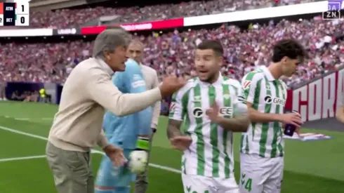 El Ingeniero vivió un momento de furia en la cancha en la goleada frente a Atlético de Madrid.