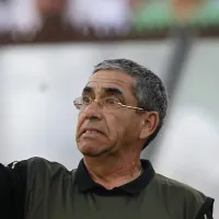 Tuvo dos interinatos en Colo Colo, dice tener el celular cargado y defenestra a Almirón: “No vemos nada del equipo”