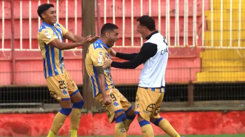 Everton mete presión a Colo Colo a costa de Unión Española en la Liga de Primera.