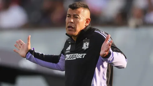 Jorge Almirón sigue siendo técnico de Colo Colo y puede estirar el chicle más de lo pensado.