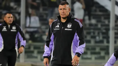 Almirón vive días tensos en Colo Colo.