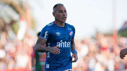 Eduardo Vargas la pasa mal en Nacional