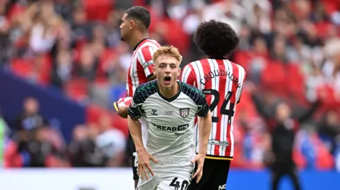 Sunderland consigue el último cupo a la Premier League a costa de Ben Brereton.