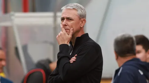 Un jugador encaró a Tiago Nunes en su último partido