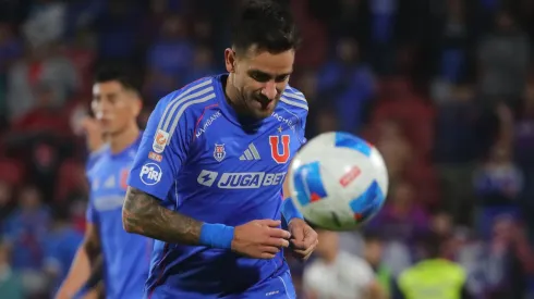 Matías Zaldivia será baja en la U ante Botafogo por acumulación de tarjetas amarillas.