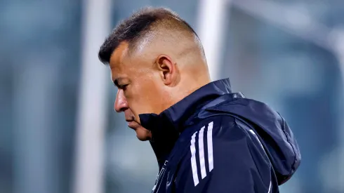 Jorge Almirón seguirá en el cargo tras semanas muy complejas.