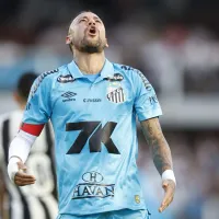 Neymar imitó en Santos una de las jugadas más polémicas de Diego Maradona: fue expulsado